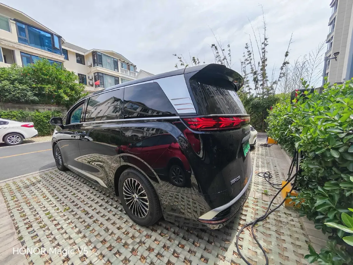 2024 Denza D9 1.5T 139HP L4 E-CVT PHEV 40KWH,autocango,china used car exporter,china ev exporter,chinese used car exporter,chinese used ev exporter