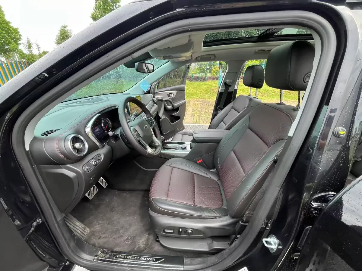 2020 Chevrolet Blazer 2.0T 237HP L4 9AT,autocango,china used car exporter,china ev exporter,chinese used car exporter,chinese used ev exporter
