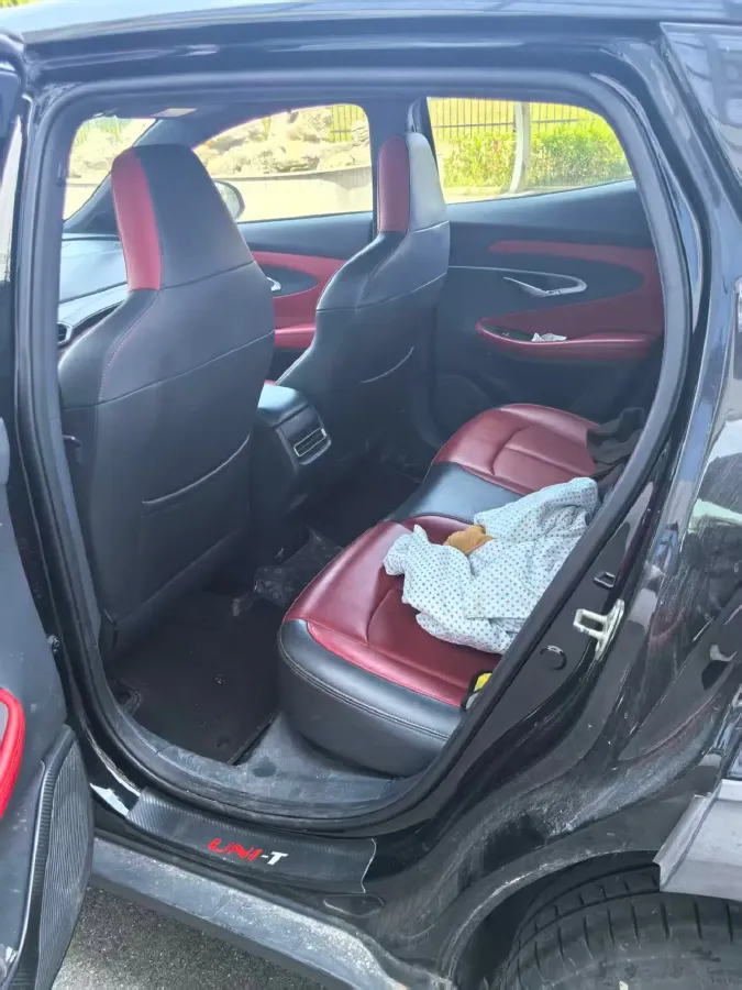 2020 ChangAn UNI-T 1.5T 180HP L4 7DCT,autocango,china used car exporter,china ev exporter,chinese used car exporter,chinese used ev exporter