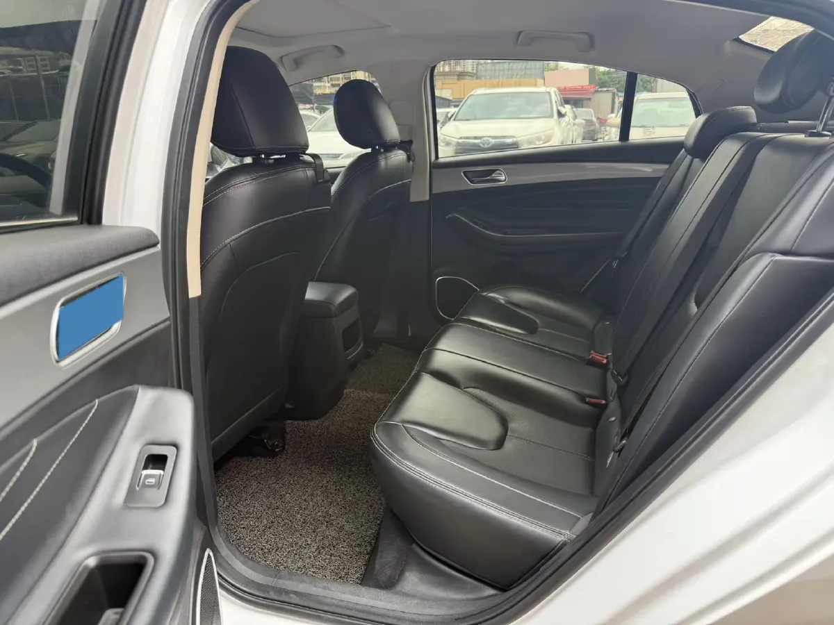 2019 Chery Arrizo 5 1.5L 116HP L4 5MT,autocango,china used car exporter,china ev exporter,chinese used car exporter,chinese used ev exporter