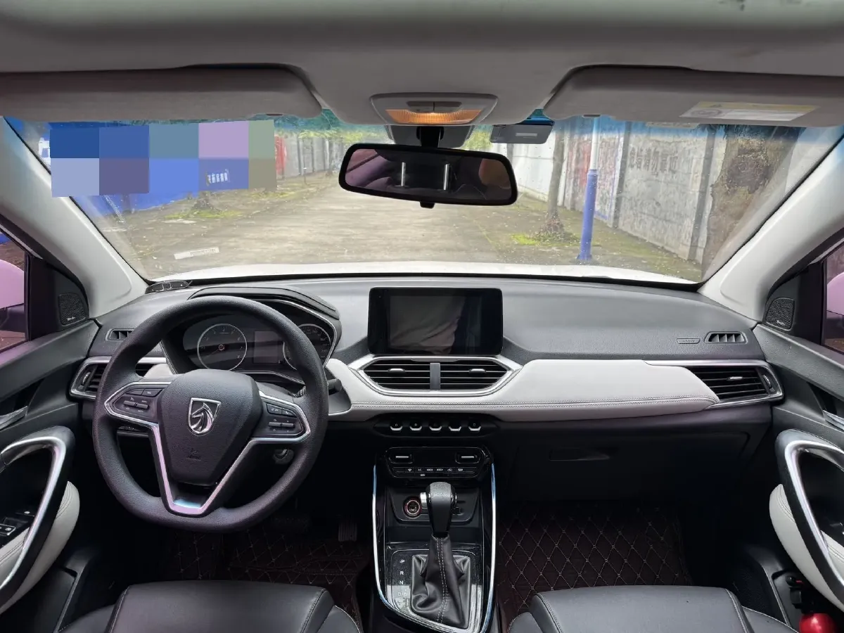2018 BaoJun 530 1.5T 150HP L4 6DCT,autocango,china used car exporter,china ev exporter,chinese used car exporter,chinese used ev exporter