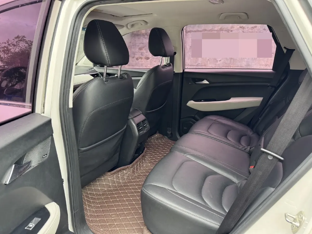 2018 BaoJun 530 1.5T 150HP L4 6DCT,autocango,china used car exporter,china ev exporter,chinese used car exporter,chinese used ev exporter