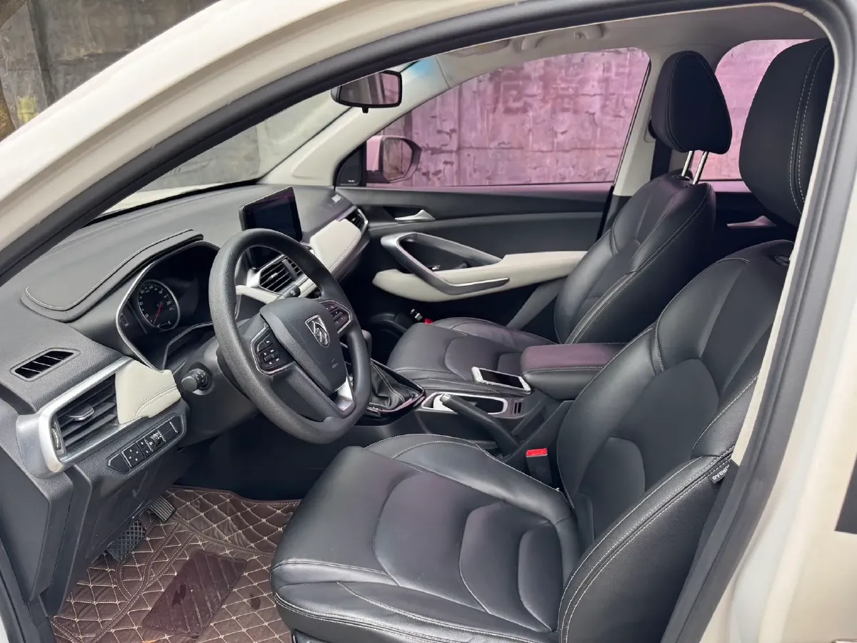 2018 BaoJun 530 1.5T 150HP L4 6DCT,autocango,china used car exporter,china ev exporter,chinese used car exporter,chinese used ev exporter