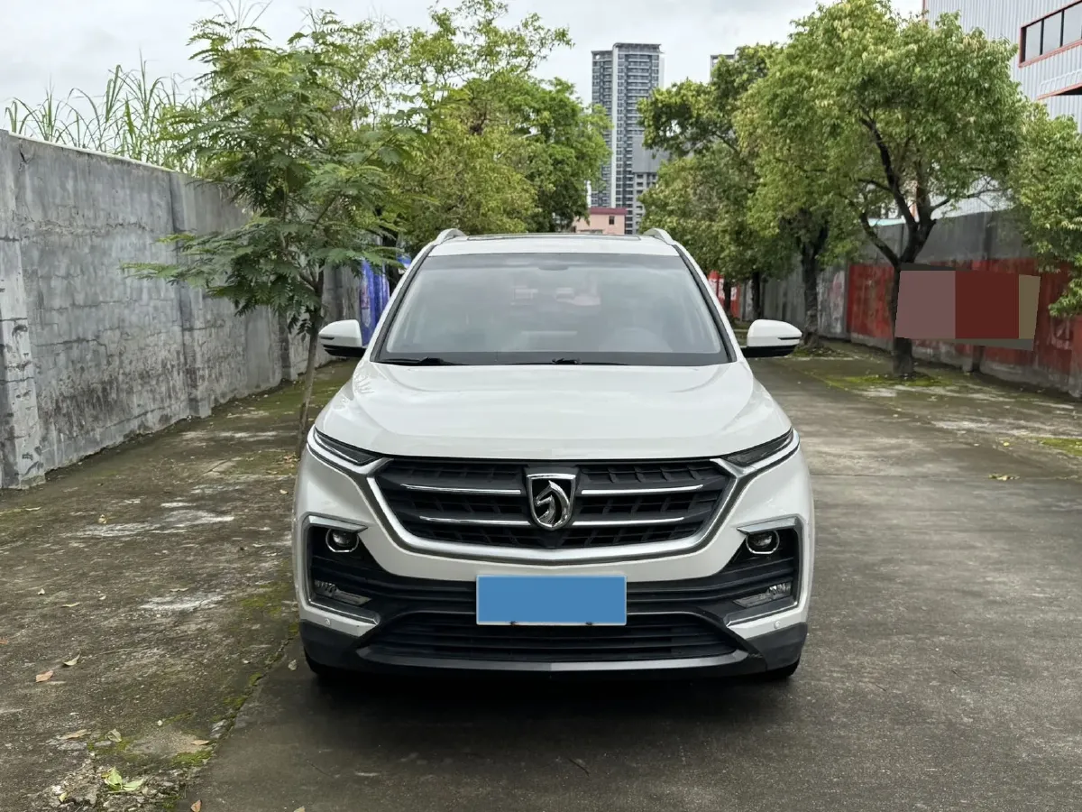 2018 BaoJun 530 1.5T 150HP L4 6DCT,autocango,china used car exporter,china ev exporter,chinese used car exporter,chinese used ev exporter