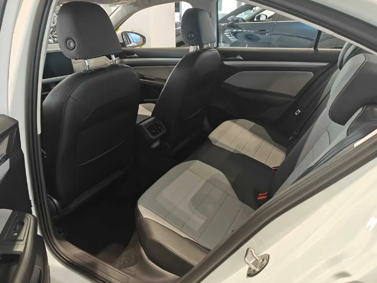 2026 Volkswagen Bora 1.2T 116HP L4 7DCT,autocango,china used car exporter,china ev exporter,chinese used car exporter,chinese used ev exporter