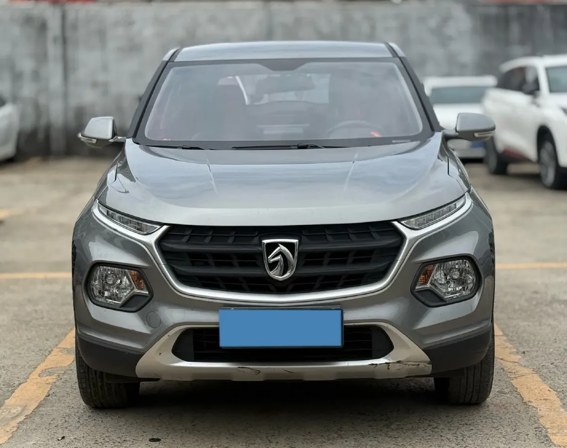 2018 BaoJun 530 1.5T 150HP L4 6MT,autocango,china used car exporter,china ev exporter,chinese used car exporter,chinese used ev exporter