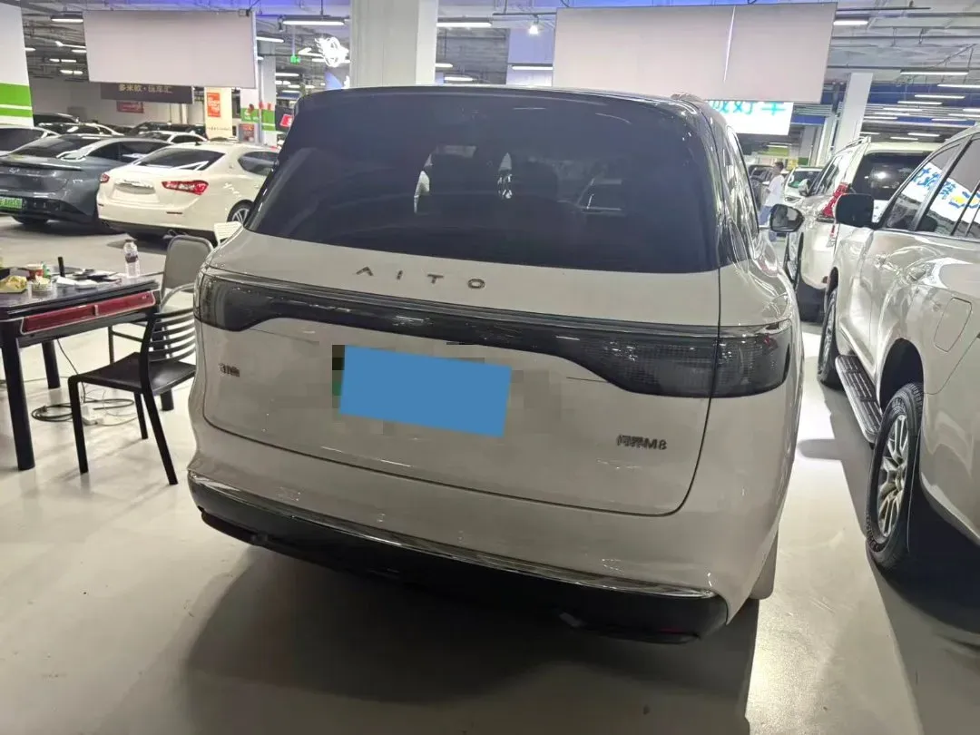 2025 AITO AITO M8 REEV 160HP REEV 53.4KWH,autocango,china used car exporter,china ev exporter,chinese used car exporter,chinese used ev exporter