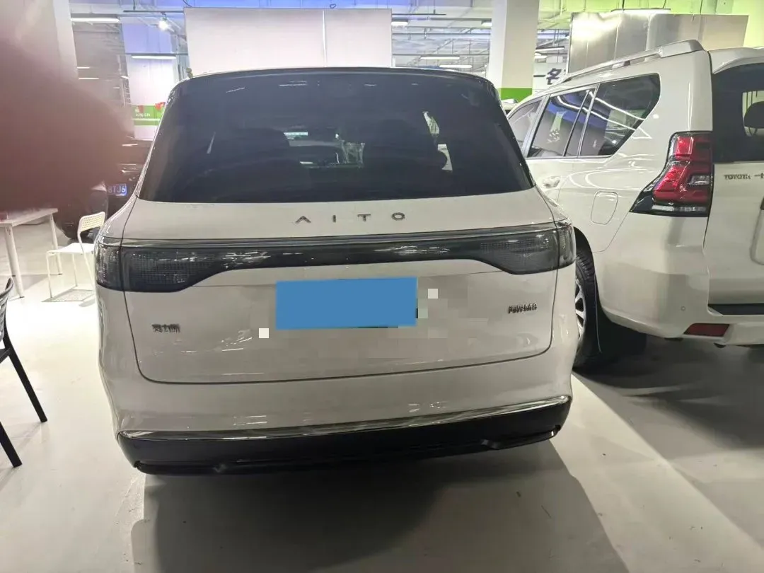 2025 AITO AITO M8 REEV 160HP REEV 53.4KWH,autocango,china used car exporter,china ev exporter,chinese used car exporter,chinese used ev exporter