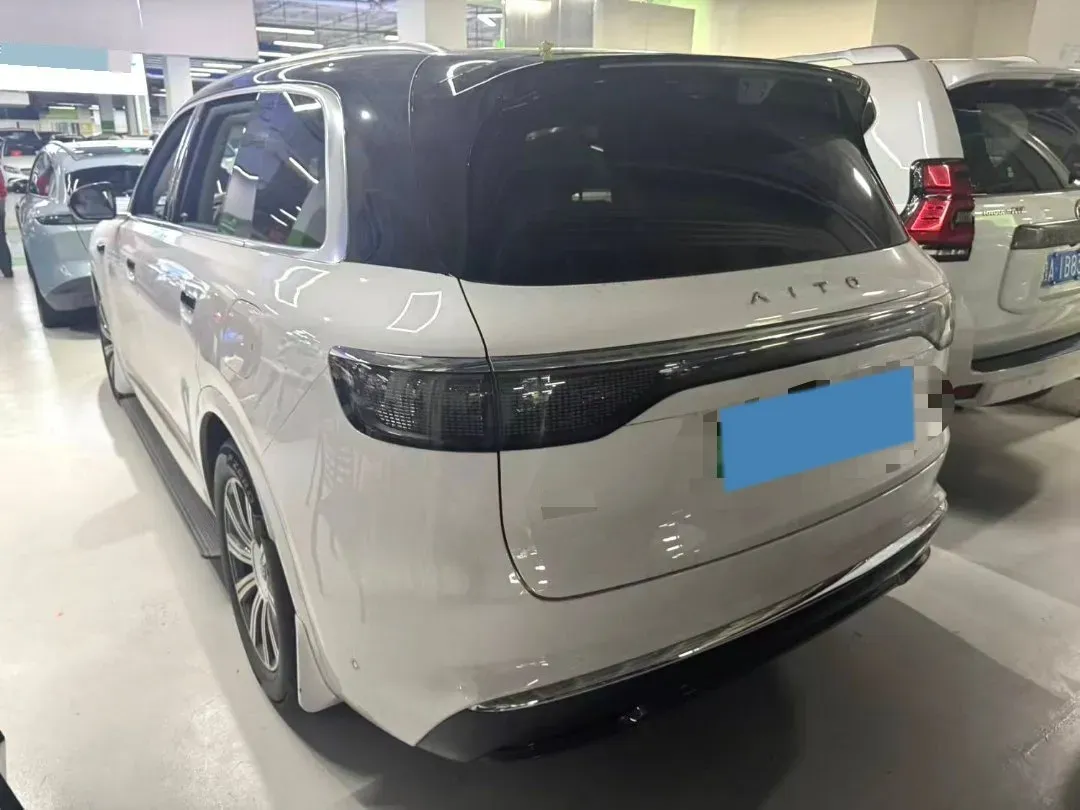 2025 AITO AITO M8 REEV 160HP REEV 53.4KWH,autocango,china used car exporter,china ev exporter,chinese used car exporter,chinese used ev exporter