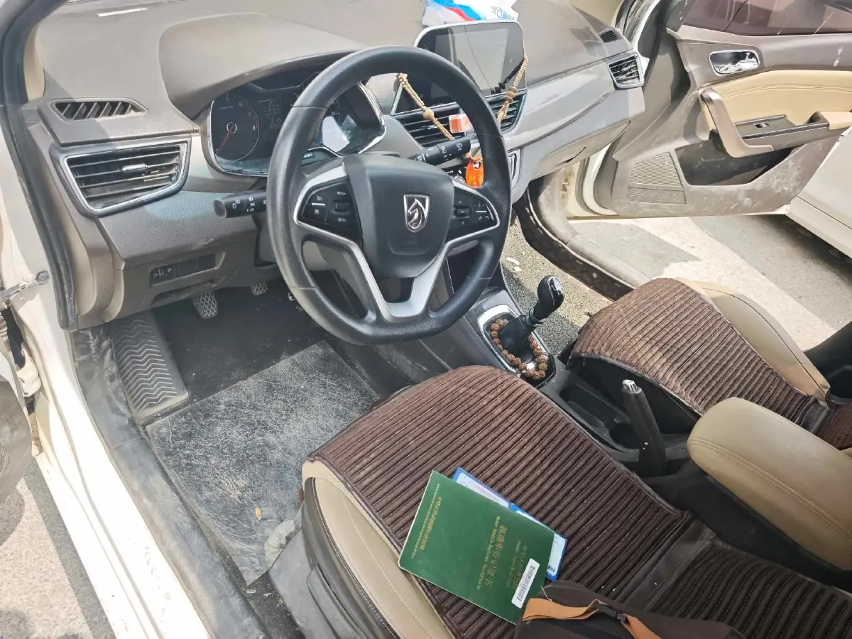 2017 BaoJun 310W 1.5L 112HP L4 6MT,autocango,china used car exporter,china ev exporter,chinese used car exporter,chinese used ev exporter