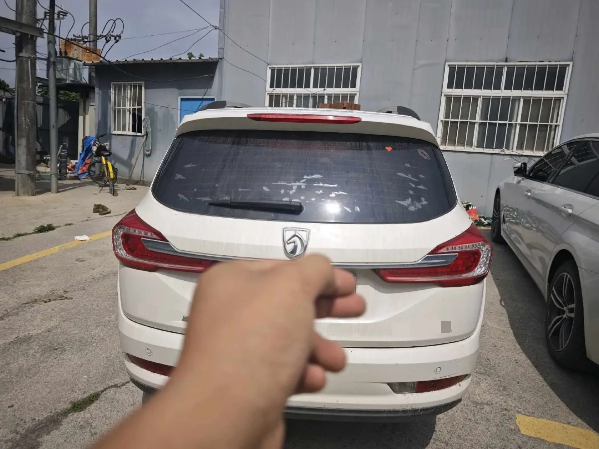2017 BaoJun 310W 1.5L 112HP L4 6MT,autocango,china used car exporter,china ev exporter,chinese used car exporter,chinese used ev exporter