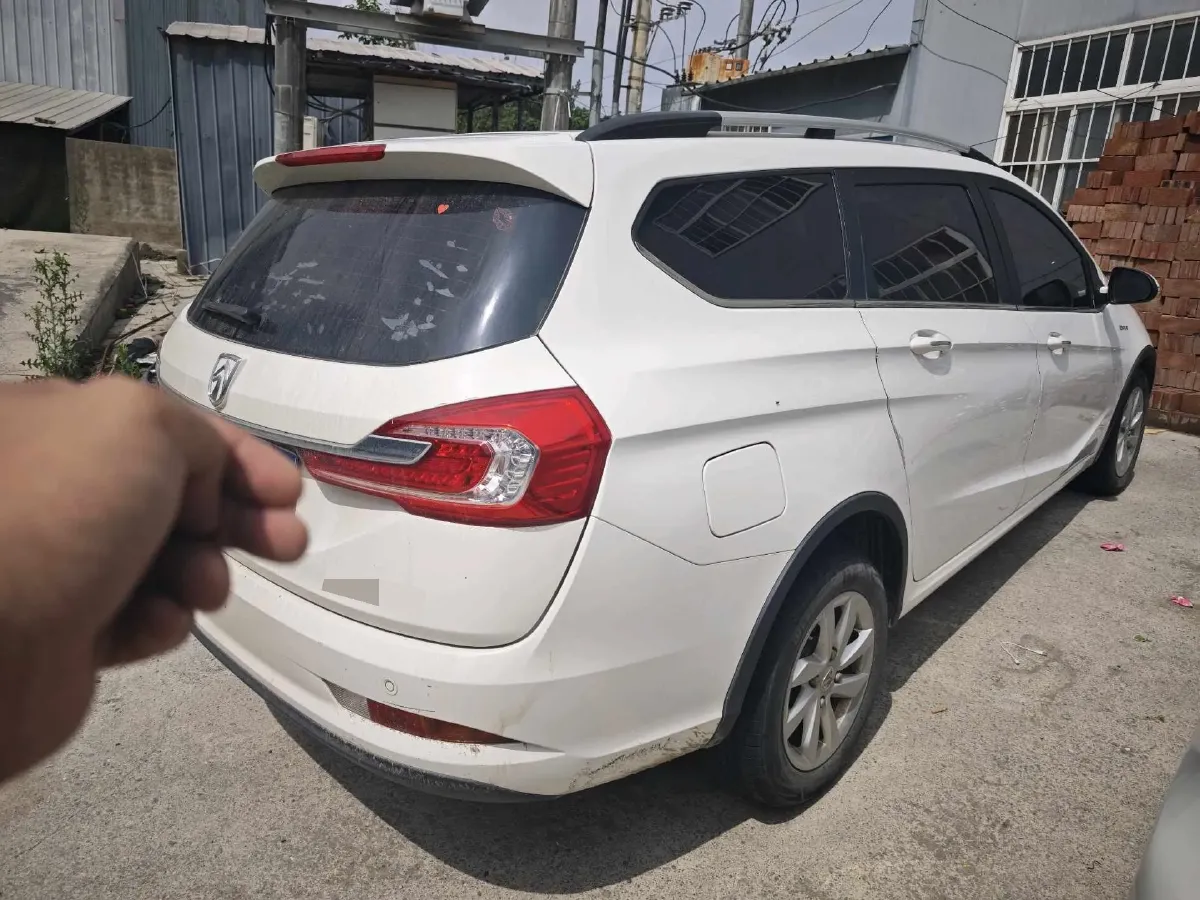 2017 BaoJun 310W 1.5L 112HP L4 6MT,autocango,china used car exporter,china ev exporter,chinese used car exporter,chinese used ev exporter