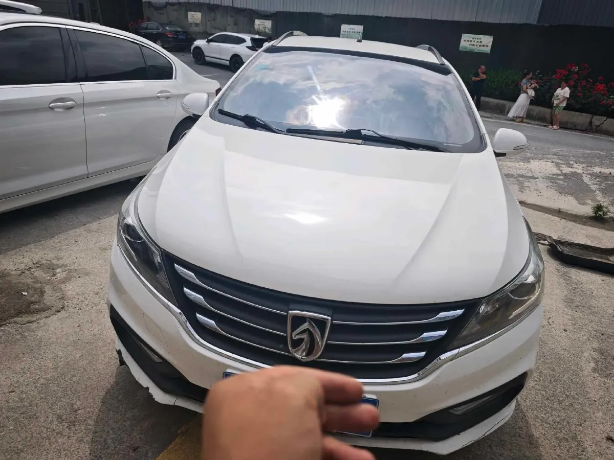 2017 BaoJun 310W 1.5L 112HP L4 6MT,autocango,china used car exporter,china ev exporter,chinese used car exporter,chinese used ev exporter