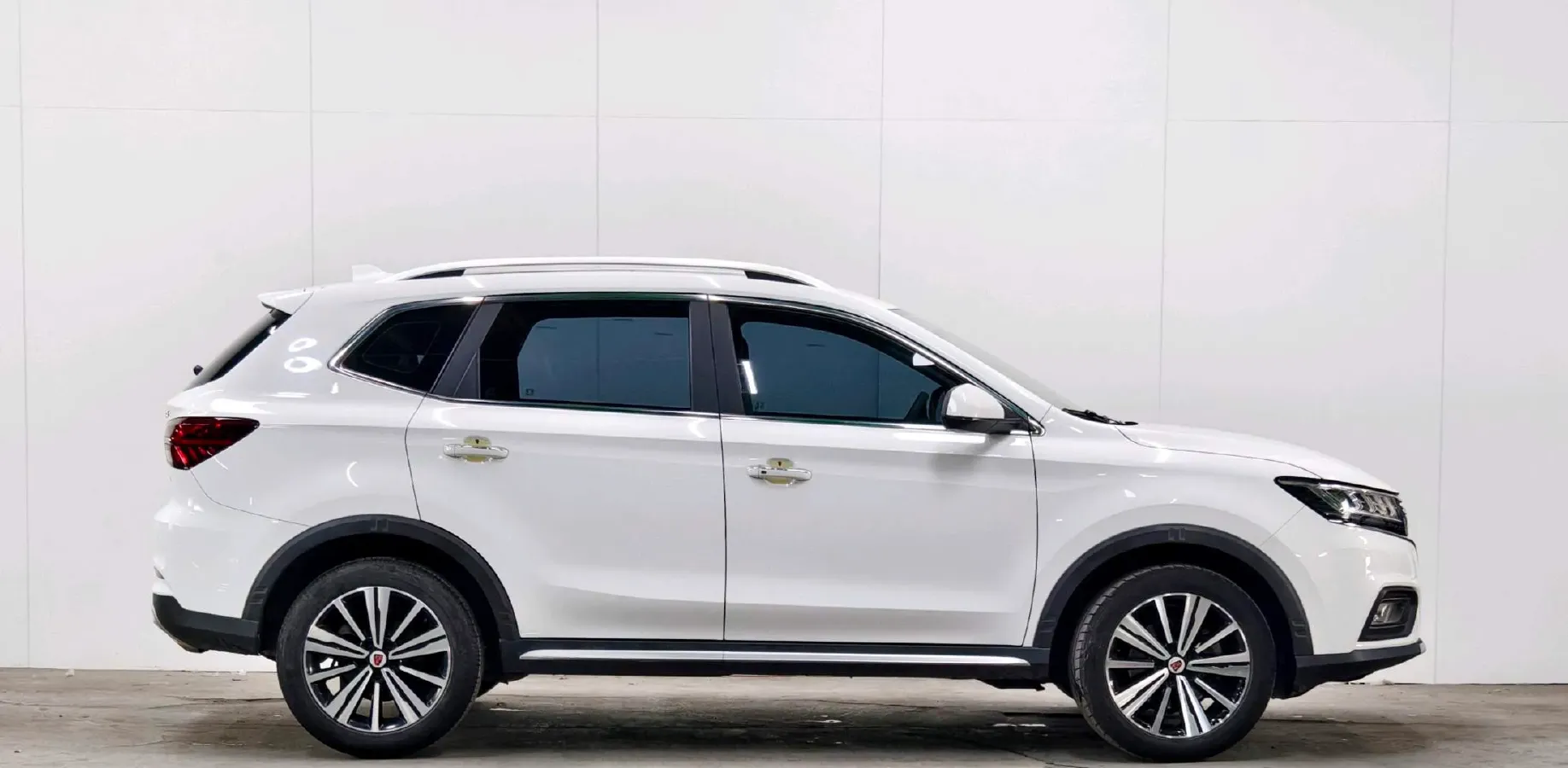 2020 Roewe i6 1.5T 169HP L4 7DCT,autocango,china used car exporter,china ev exporter,chinese used car exporter,chinese used ev exporter