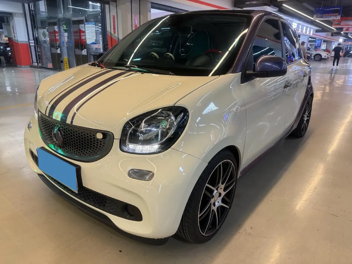 2016 Smart smart forfour 1.0L 71HP L3 6DCT,autocango,china used car exporter,china ev exporter,chinese used car exporter,chinese used ev exporter