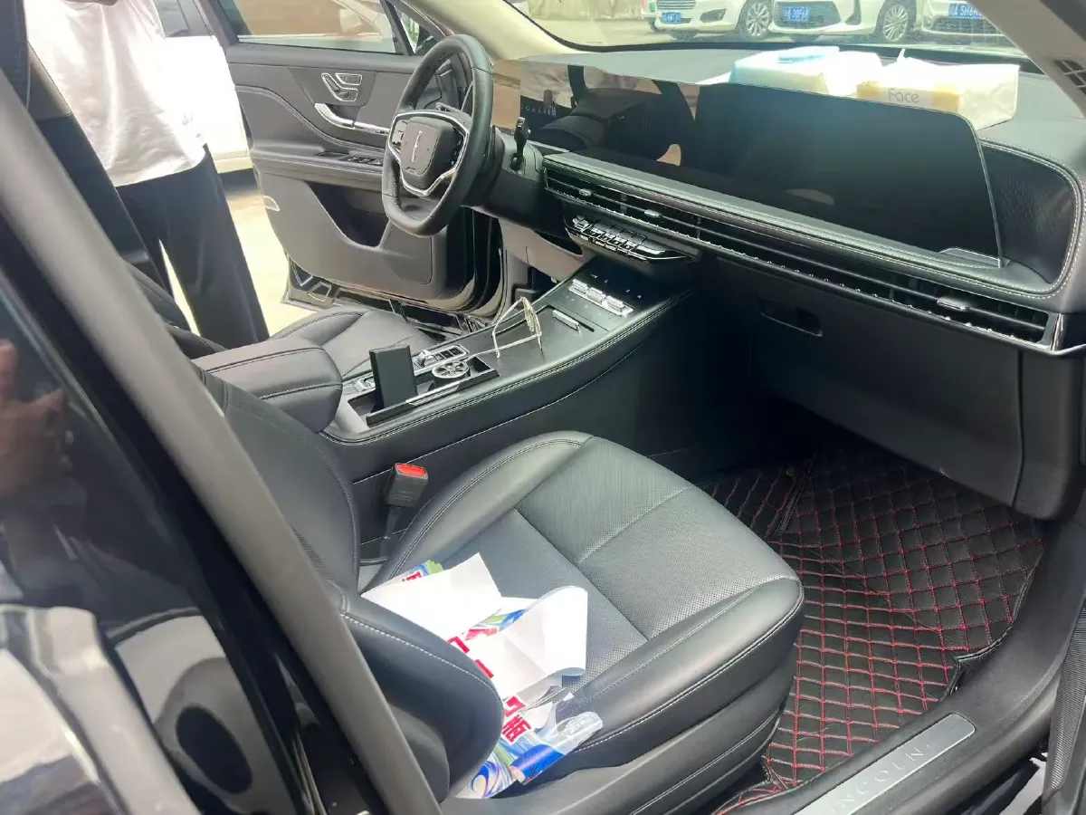 2025 Lincoln Corsair 2.0T 261HP L4 8AT,autocango,china used car exporter,china ev exporter,chinese used car exporter,chinese used ev exporter