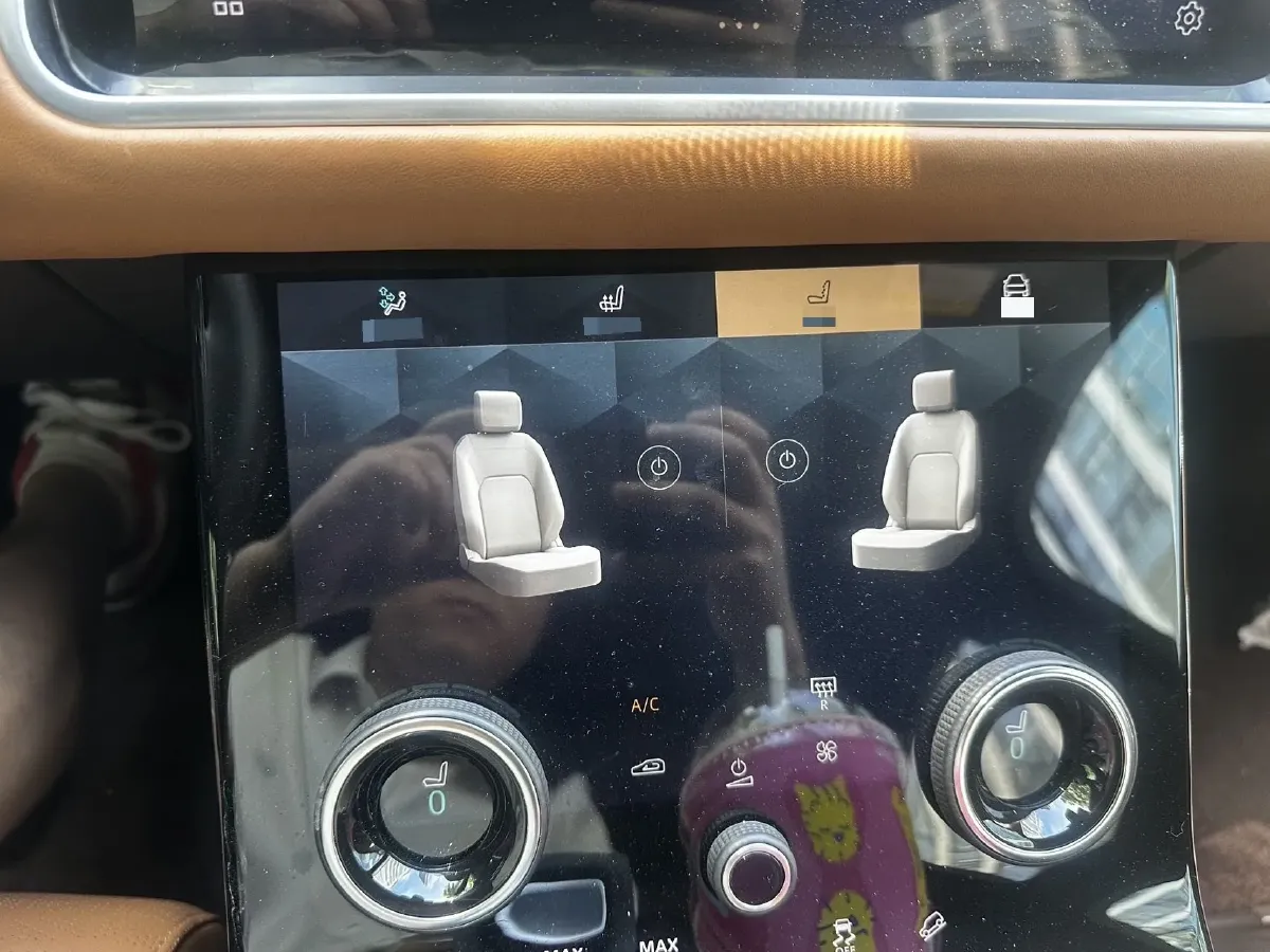 2023 Land Rover Range Rover Velar 2.0T 250HP L4 8AT,autocango,china used car exporter,china ev exporter,chinese used car exporter,chinese used ev exporter