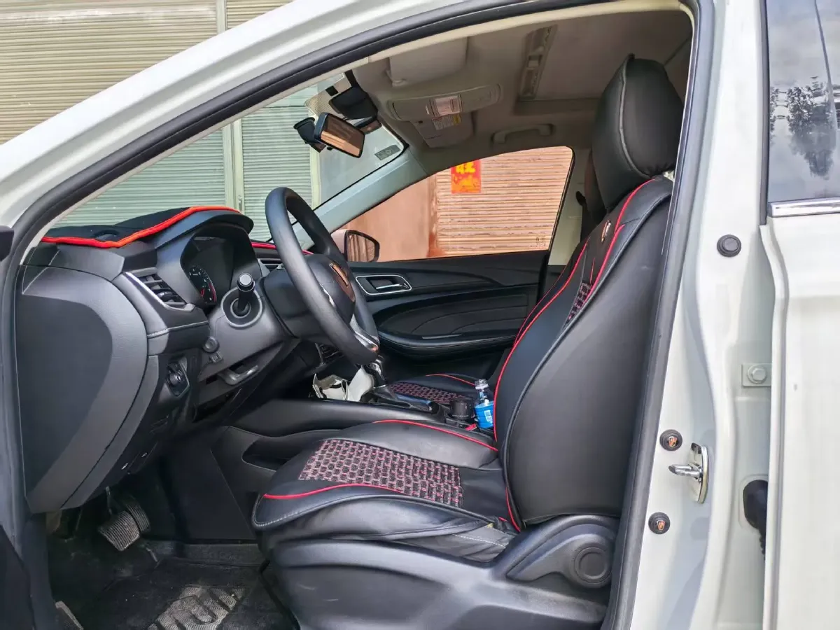 2019 Roewe i5 1.5L 120HP L4 CVT,autocango,china used car exporter,china ev exporter,chinese used car exporter,chinese used ev exporter