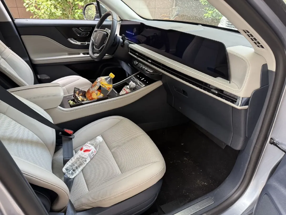 2024 Lincoln Corsair 2.0T 261HP L4 8AT,autocango,china used car exporter,china ev exporter,chinese used car exporter,chinese used ev exporter