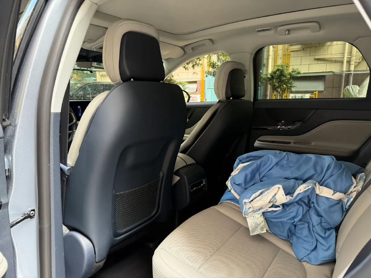 2024 Lincoln Corsair 2.0T 261HP L4 8AT,autocango,china used car exporter,china ev exporter,chinese used car exporter,chinese used ev exporter