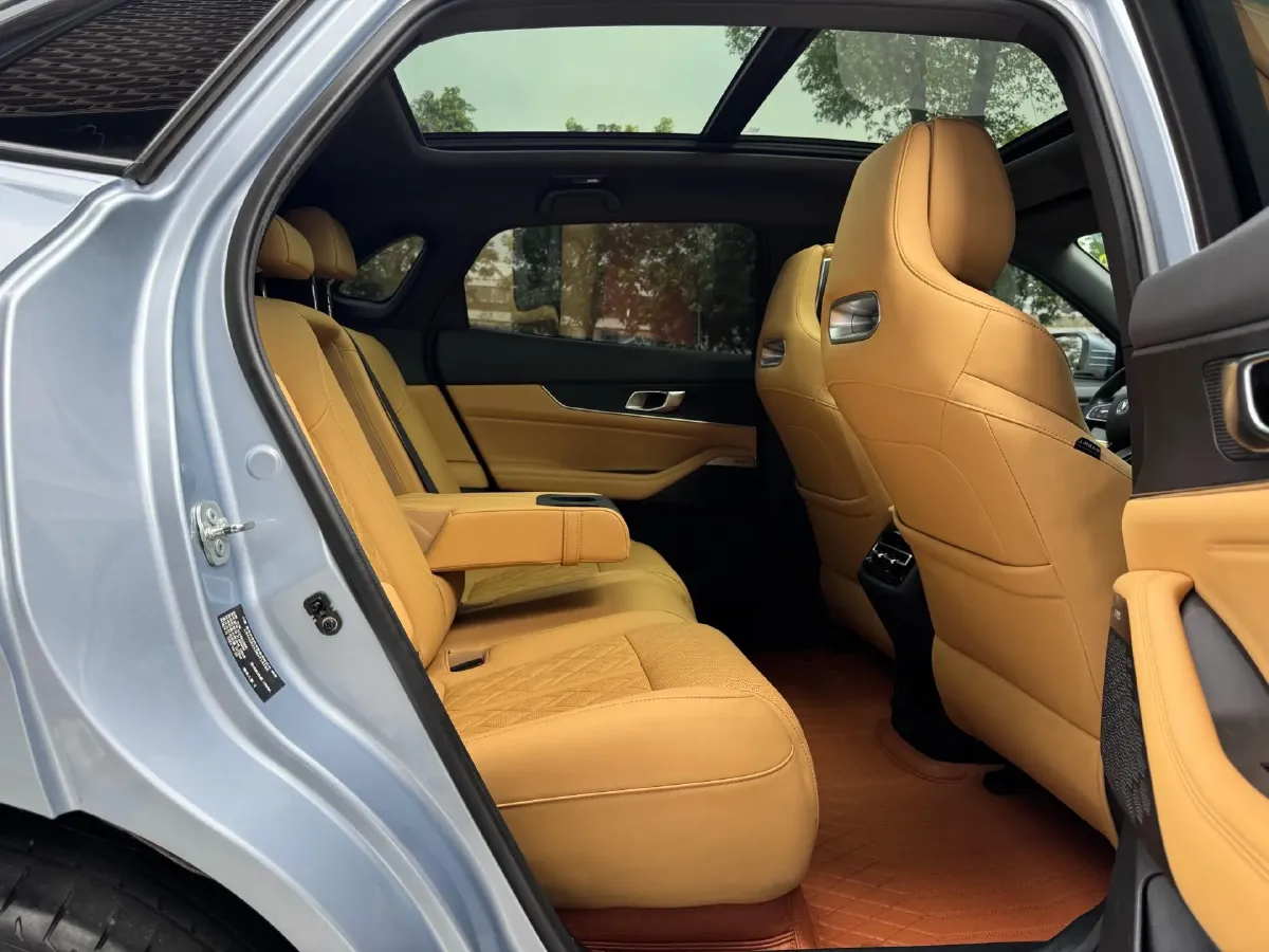 2021 ChangAn UNI-K 2.0T 233HP L4 8AT,autocango,china used car exporter,china ev exporter,chinese used car exporter,chinese used ev exporter