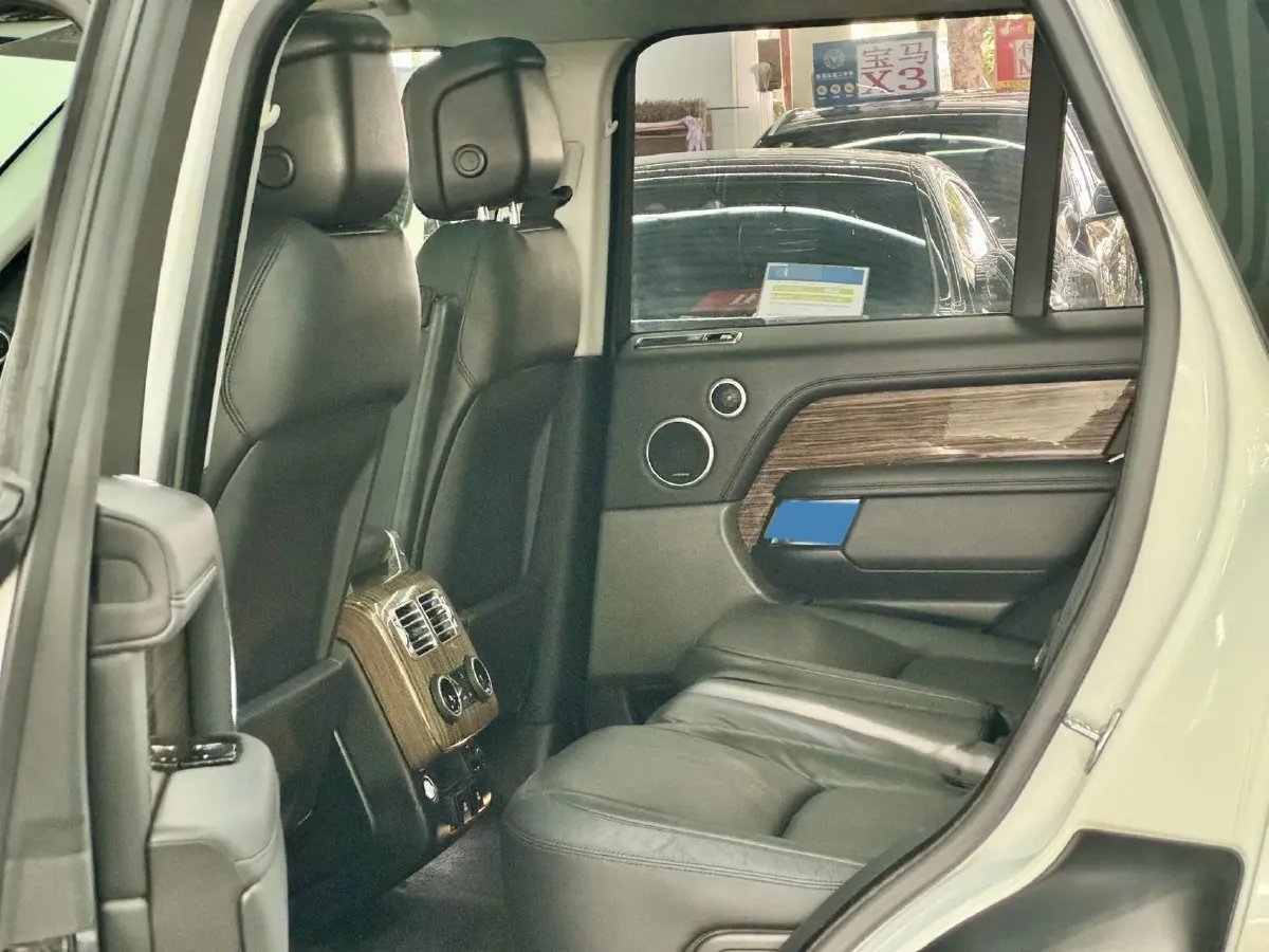 2018 Land Rover Range Rover Evoque 2.0T 241HP L4 9AT,autocango,china used car exporter,china ev exporter,chinese used car exporter,chinese used ev exporter