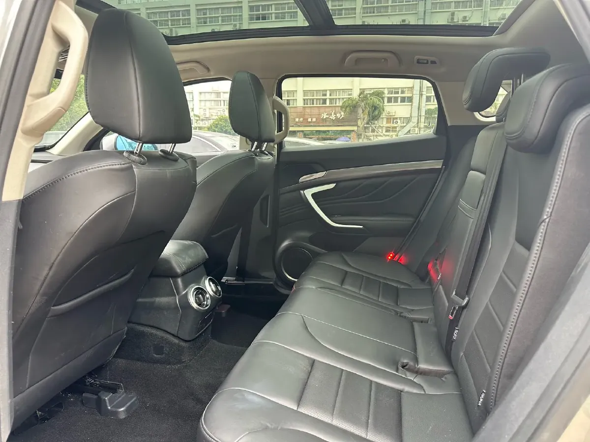 2017 WEY VV7 2.0T 234HP L4 7DCT,autocango,china used car exporter,china ev exporter,chinese used car exporter,chinese used ev exporter