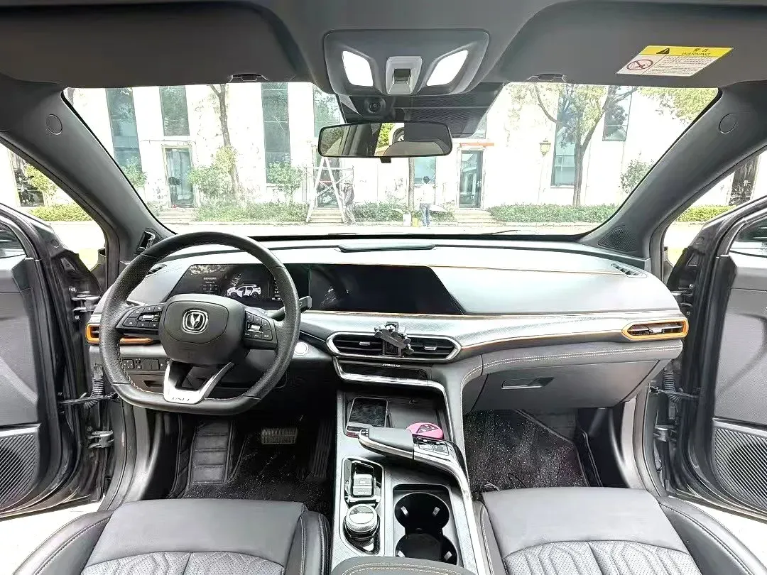 2022 ChangAn UNI-T 1.5T 188HP L4 7DCT,autocango,china used car exporter,china ev exporter,chinese used car exporter,chinese used ev exporter
