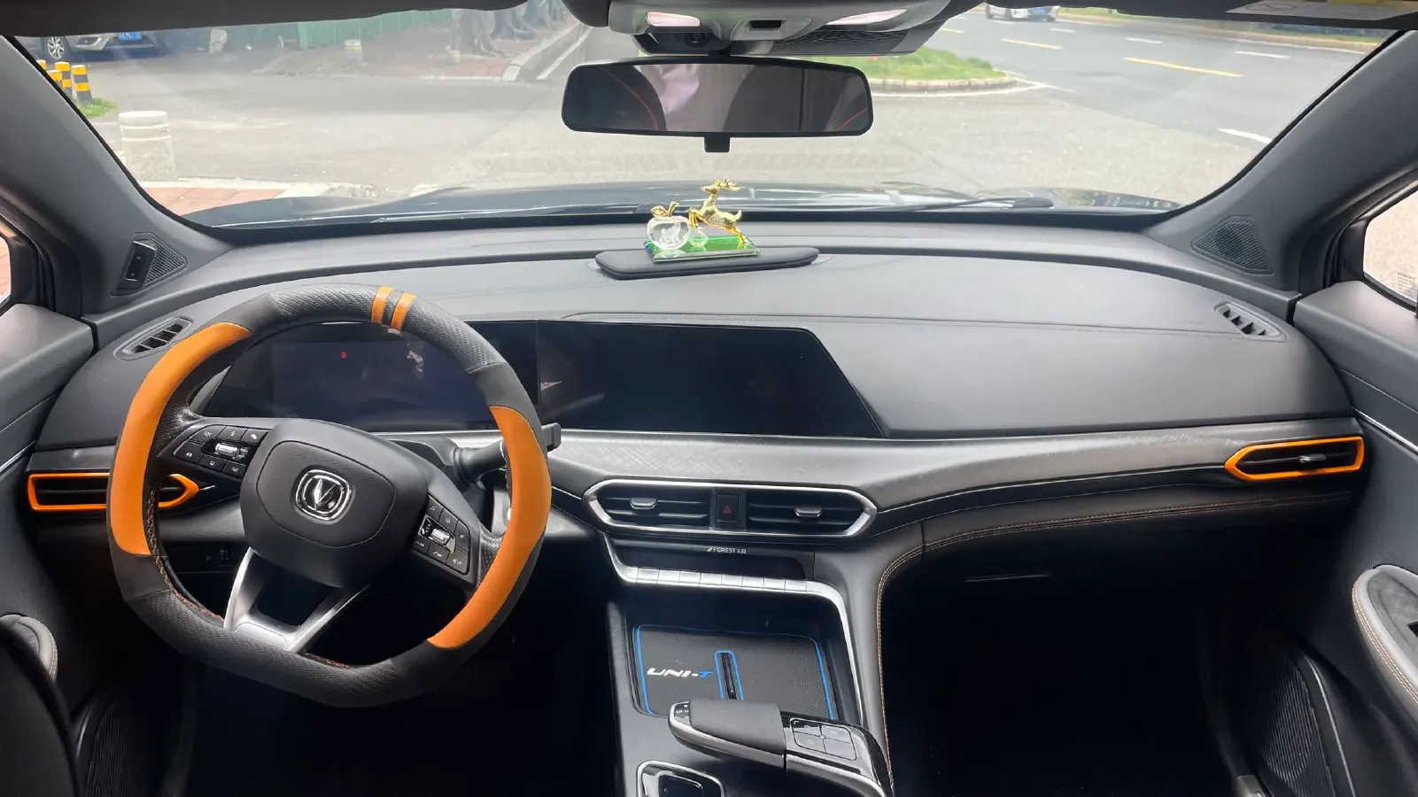 2020 ChangAn UNI-T 1.5T 180HP L4 7DCT,autocango,china used car exporter,china ev exporter,chinese used car exporter,chinese used ev exporter