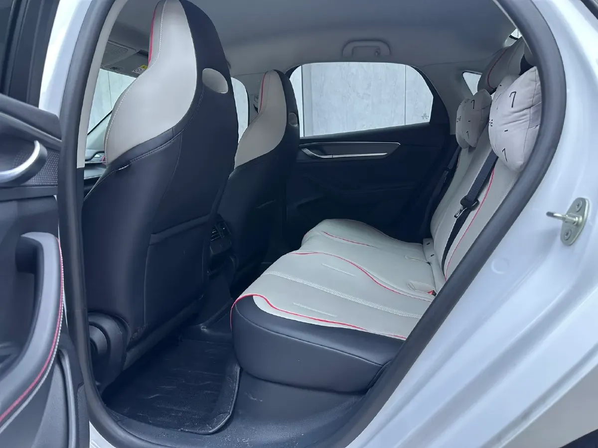 2022 Roewe RX5 MAX 1.5T 181HP L4 6AT,autocango,china used car exporter,china ev exporter,chinese used car exporter,chinese used ev exporter