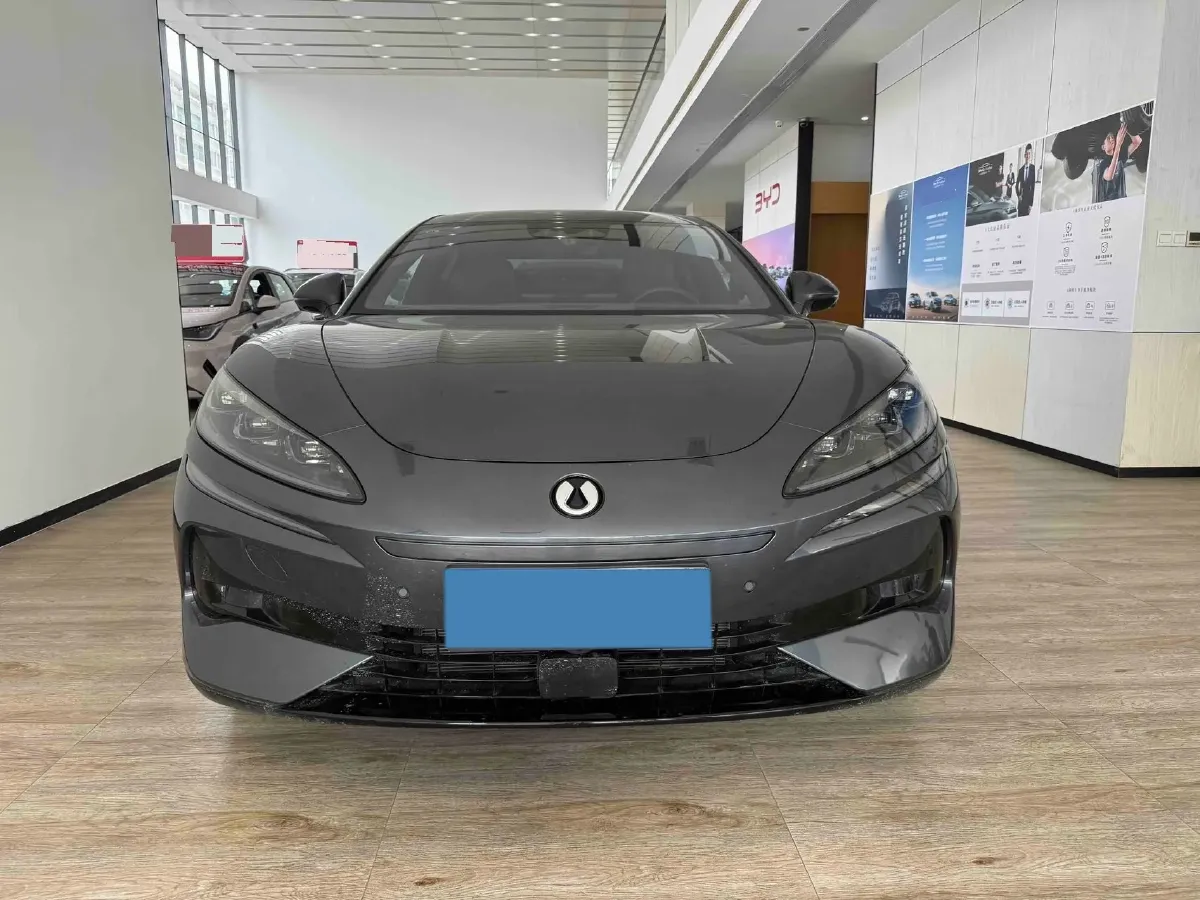 2024 Denza DenzaZ9 2.0T 207HP L4 E-CVT PHEV 38.5KWH,autocango,china used car exporter,china ev exporter,chinese used car exporter,chinese used ev exporter
