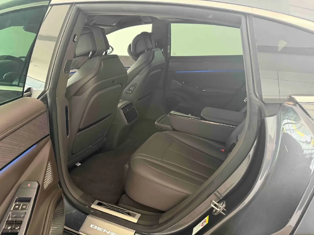 2024 Denza DenzaZ9 2.0T 207HP L4 E-CVT PHEV 38.5KWH,autocango,china used car exporter,china ev exporter,chinese used car exporter,chinese used ev exporter