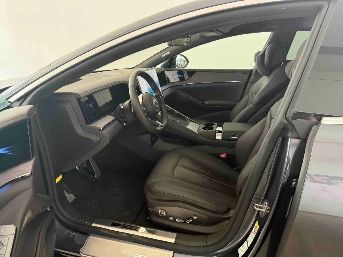 2024 Denza DenzaZ9 2.0T 207HP L4 E-CVT PHEV 38.5KWH,autocango,china used car exporter,china ev exporter,chinese used car exporter,chinese used ev exporter