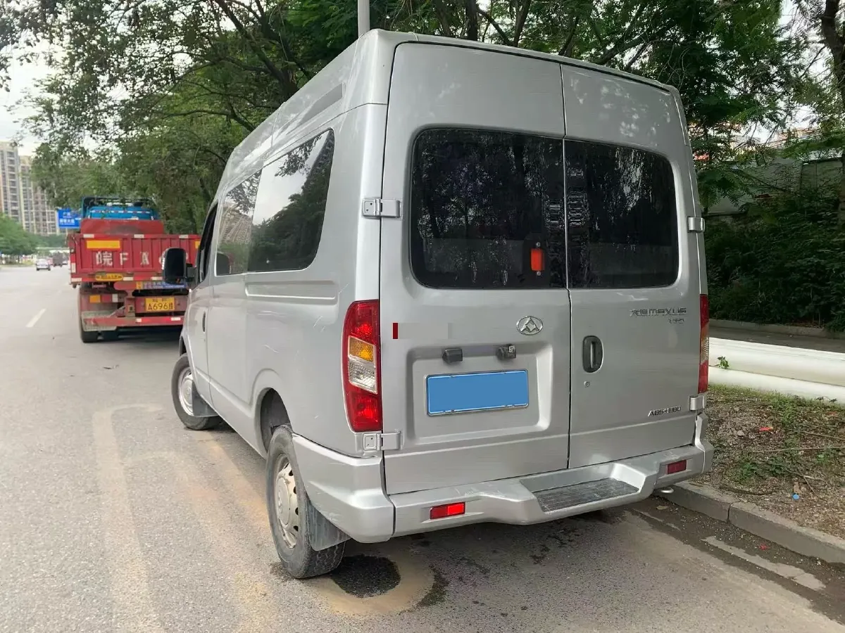 2013 MAXUS XinTu V80 2.5T 136HP L4 5MT,autocango,china used car exporter,china ev exporter,chinese used car exporter,chinese used ev exporter