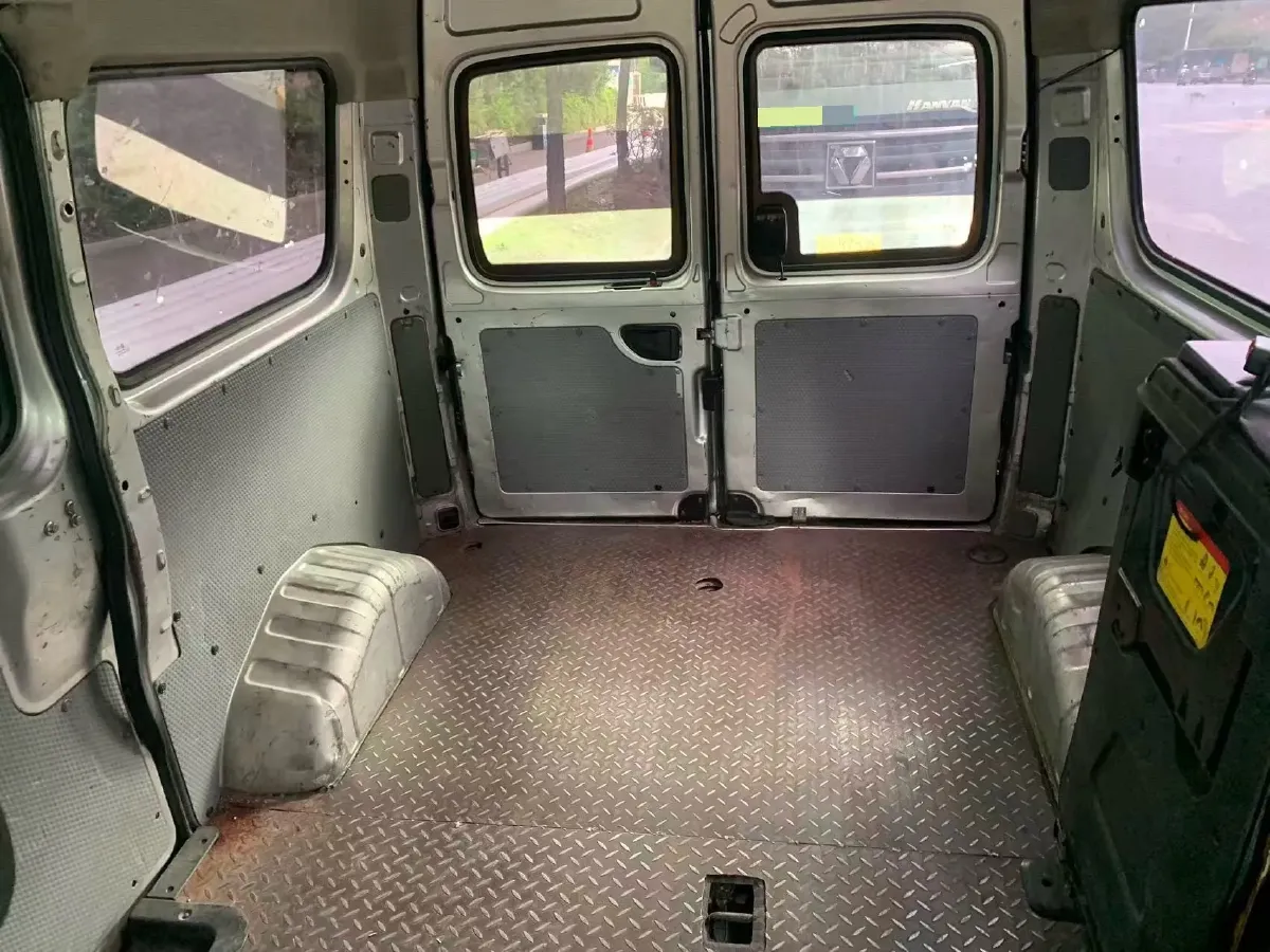 2013 MAXUS XinTu V80 2.5T 136HP L4 5MT,autocango,china used car exporter,china ev exporter,chinese used car exporter,chinese used ev exporter