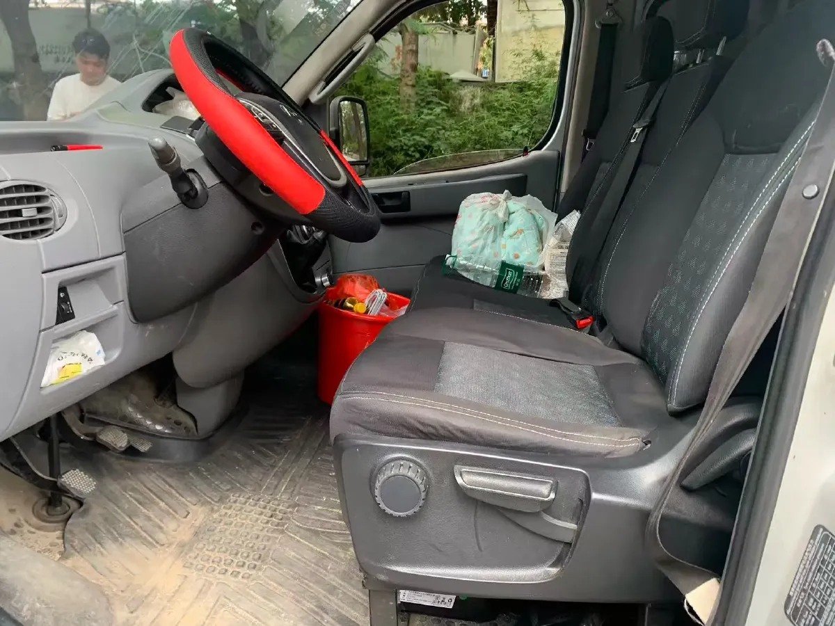 2013 MAXUS XinTu V80 2.5T 136HP L4 5MT,autocango,china used car exporter,china ev exporter,chinese used car exporter,chinese used ev exporter