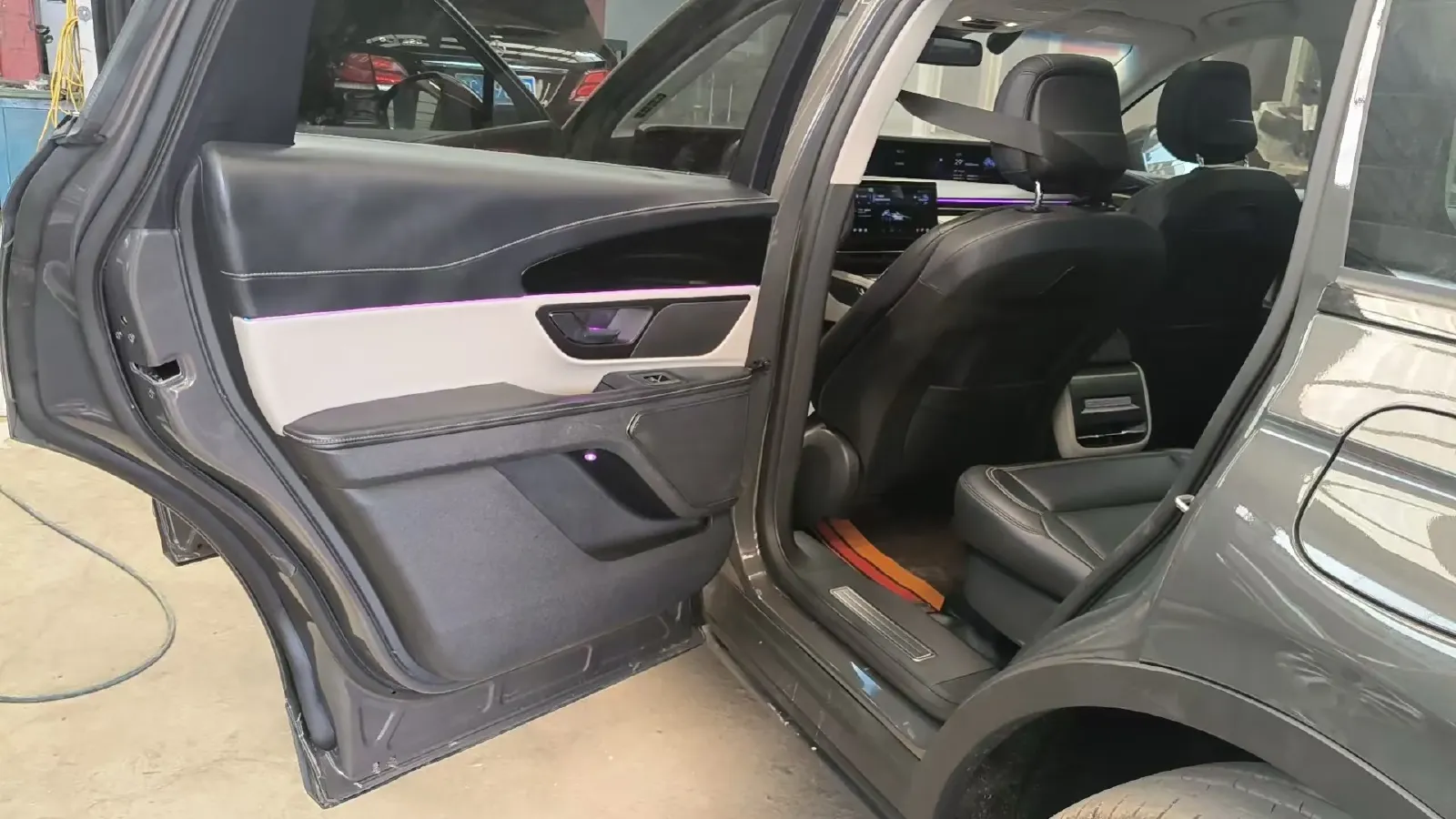2023 Lincoln Nautilus 2.0T 261HP L4 8AT,autocango,china used car exporter,china ev exporter,chinese used car exporter,chinese used ev exporter