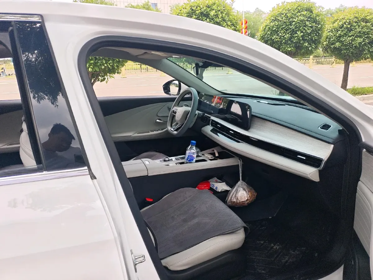 2024 Fulwin FulwinA8 1.5T 156HP L4 1DHT PHEV 18.3KWH,autocango,china used car exporter,china ev exporter,chinese used car exporter,chinese used ev exporter