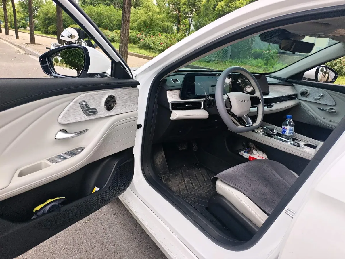 2024 Fulwin FulwinA8 1.5T 156HP L4 1DHT PHEV 18.3KWH,autocango,china used car exporter,china ev exporter,chinese used car exporter,chinese used ev exporter