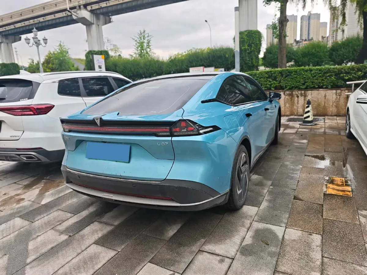 2025 Deepal L07 BEV 56.12KWH,autocango,china used car exporter,china ev exporter,chinese used car exporter,chinese used ev exporter