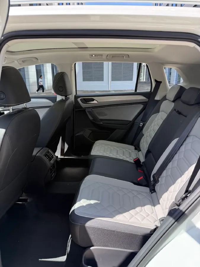 2023 Volkswagen Tayron 2.0T 220HP L4 7DCT,autocango,china used car exporter,china ev exporter,chinese used car exporter,chinese used ev exporter