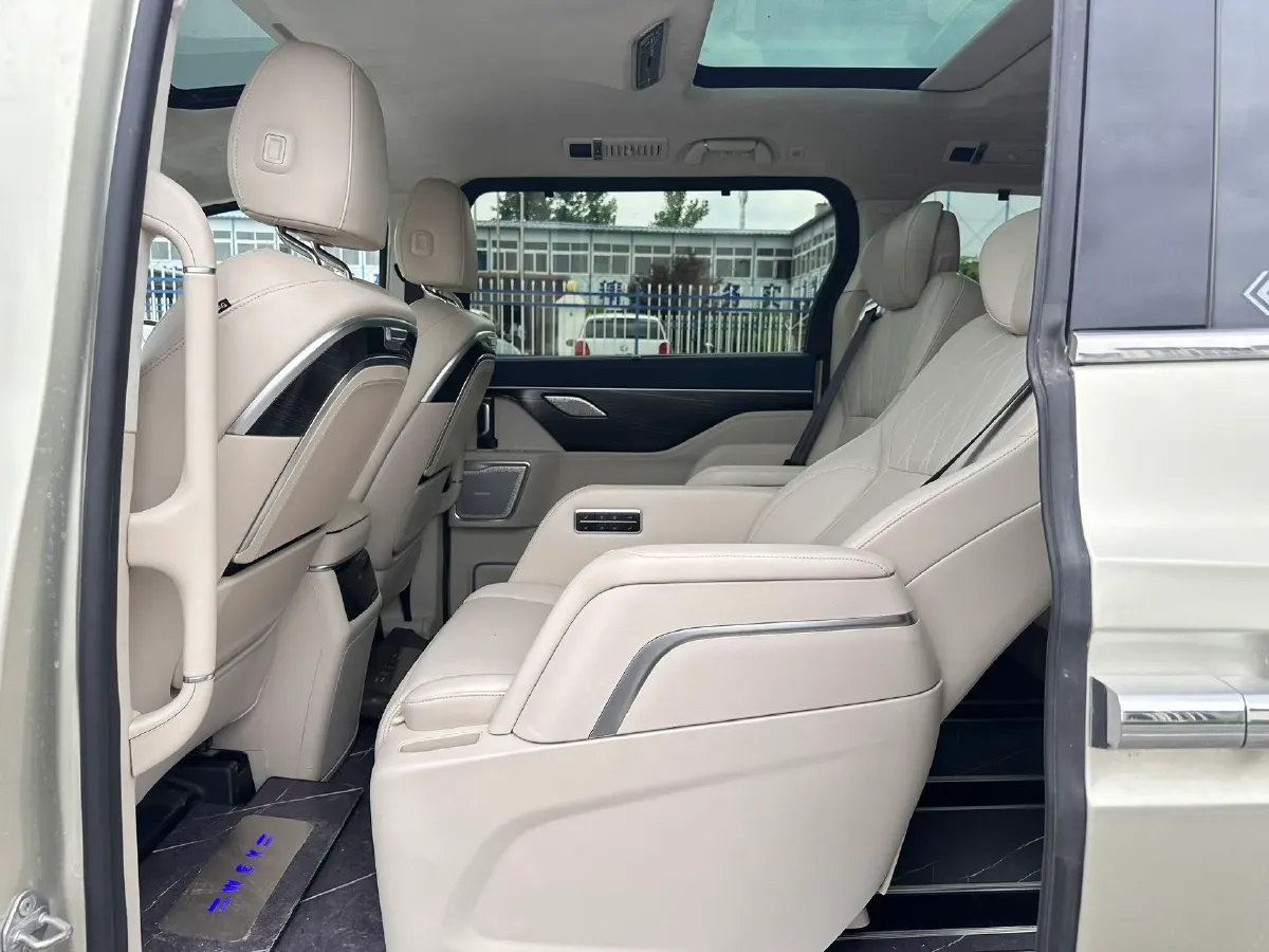 2024 Toyota Sienna 2.5L 189HP L4 E-CVT Hybrid,autocango,china used car exporter,china ev exporter,chinese used car exporter,chinese used ev exporter