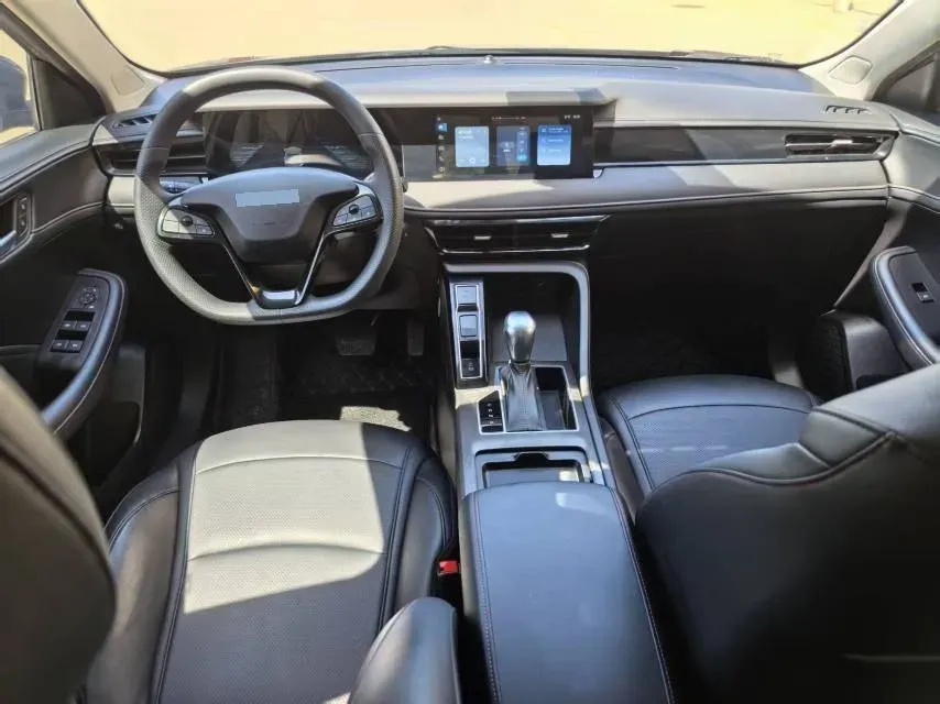2023 Roewe i5 1.5L 129HP L4 CVT,autocango,china used car exporter,china ev exporter,chinese used car exporter,chinese used ev exporter