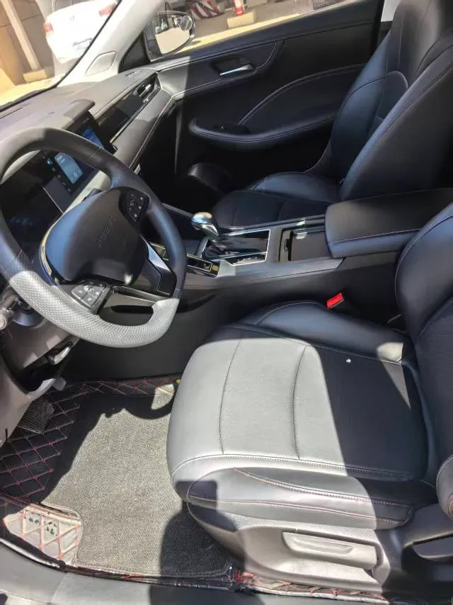 2023 Roewe i5 1.5L 129HP L4 CVT,autocango,china used car exporter,china ev exporter,chinese used car exporter,chinese used ev exporter
