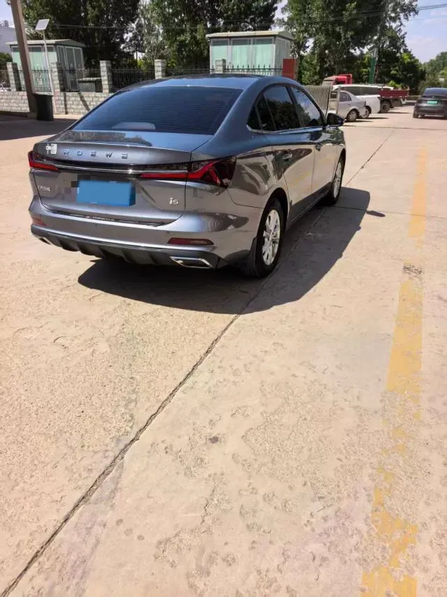 2023 Roewe i5 1.5L 129HP L4 CVT,autocango,china used car exporter,china ev exporter,chinese used car exporter,chinese used ev exporter