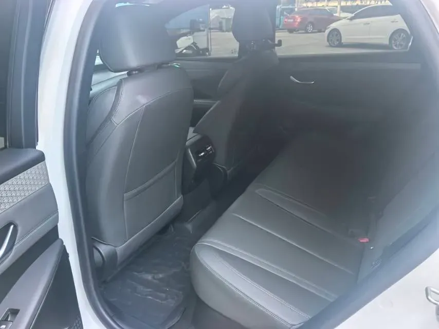 2025 BYD Seal05 DM-i 1.5L 101HP L4 E-CVT PHEV 7.68KWH,autocango,china used car exporter,china ev exporter,chinese used car exporter,chinese used ev exporter