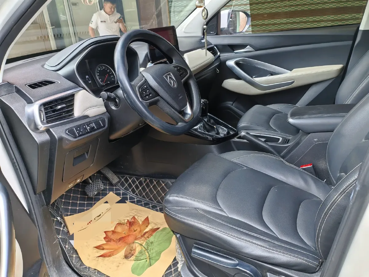 2019 BaoJun 530 1.5T 151HP L4 CVT,autocango,china used car exporter,china ev exporter,chinese used car exporter,chinese used ev exporter