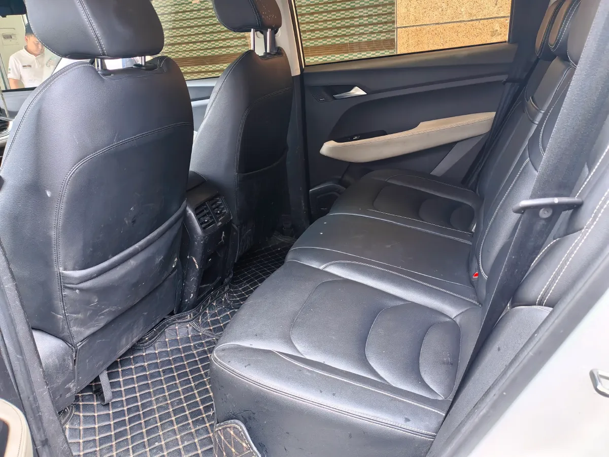 2019 BaoJun 530 1.5T 151HP L4 CVT,autocango,china used car exporter,china ev exporter,chinese used car exporter,chinese used ev exporter