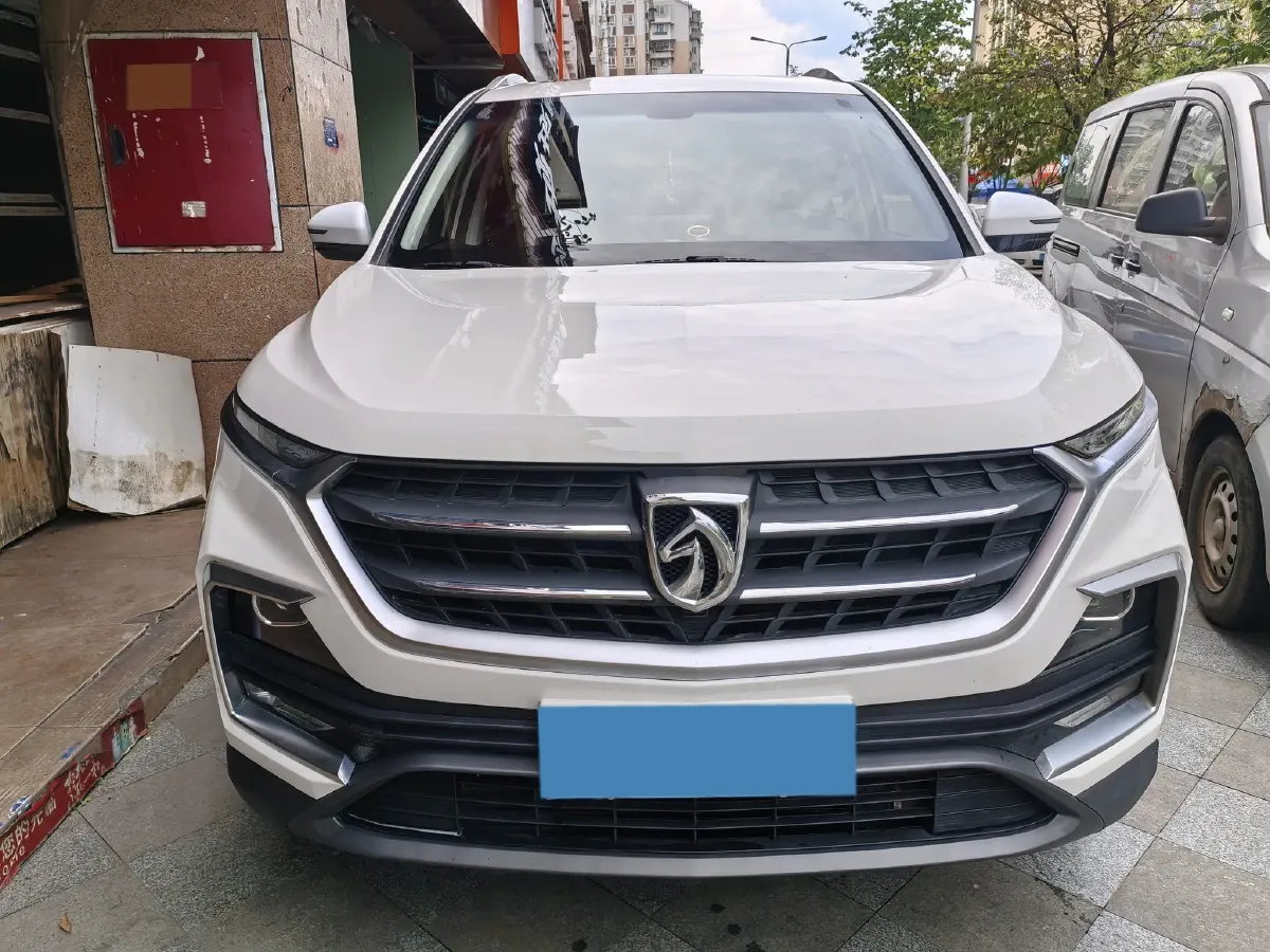 2019 BaoJun 530 1.5T 151HP L4 CVT,autocango,china used car exporter,china ev exporter,chinese used car exporter,chinese used ev exporter