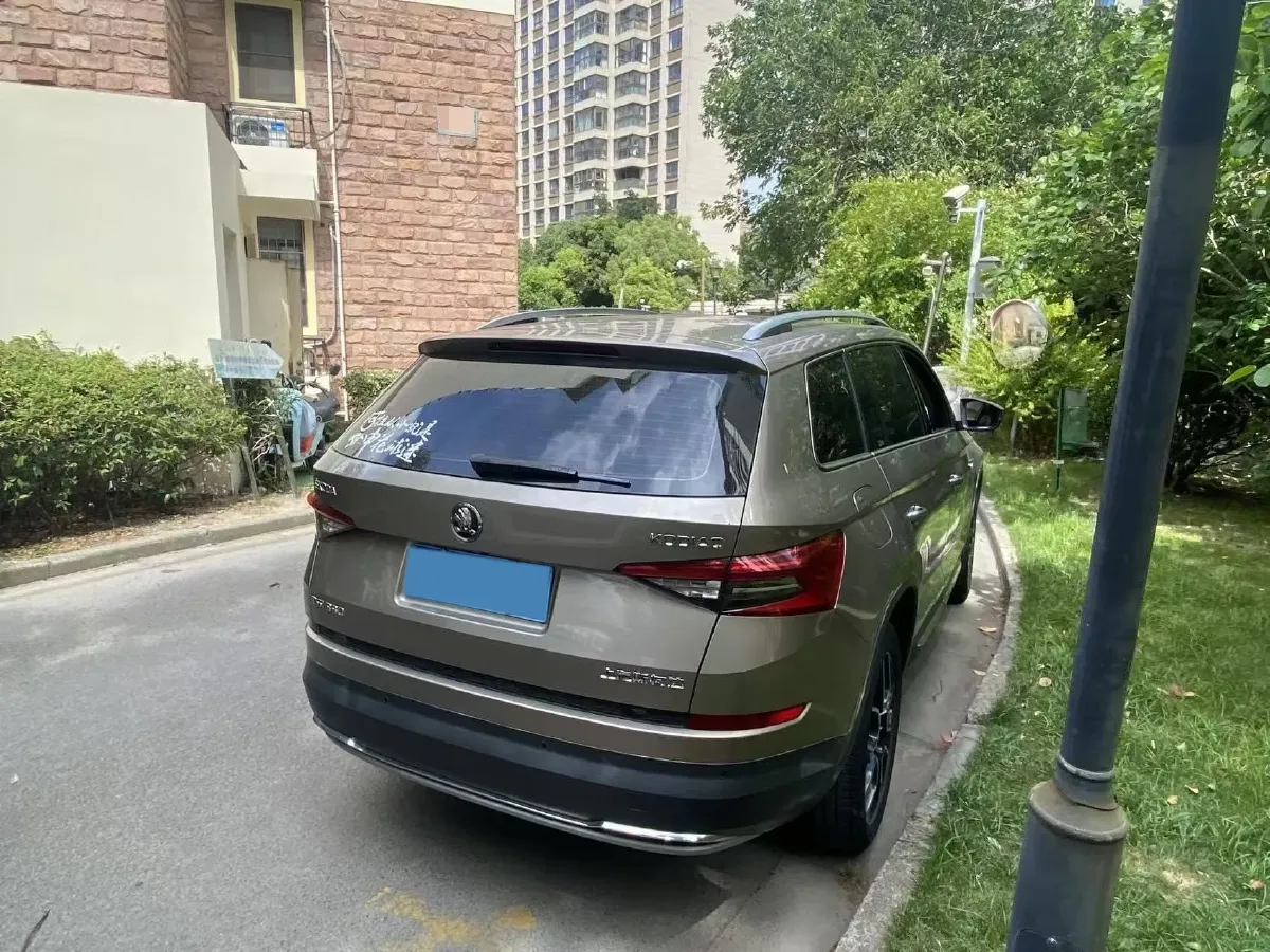 2018 Skoda Kodiak 2.0T 186HP L4 7DCT,autocango,china used car exporter,china ev exporter,chinese used car exporter,chinese used ev exporter